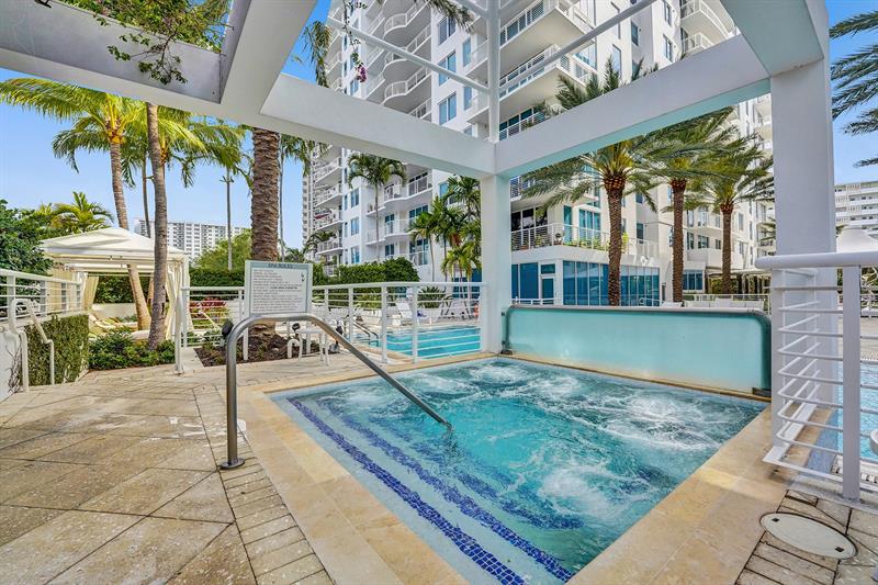 Image 19 of 28 For 2831 Ocean Blvd  303n
