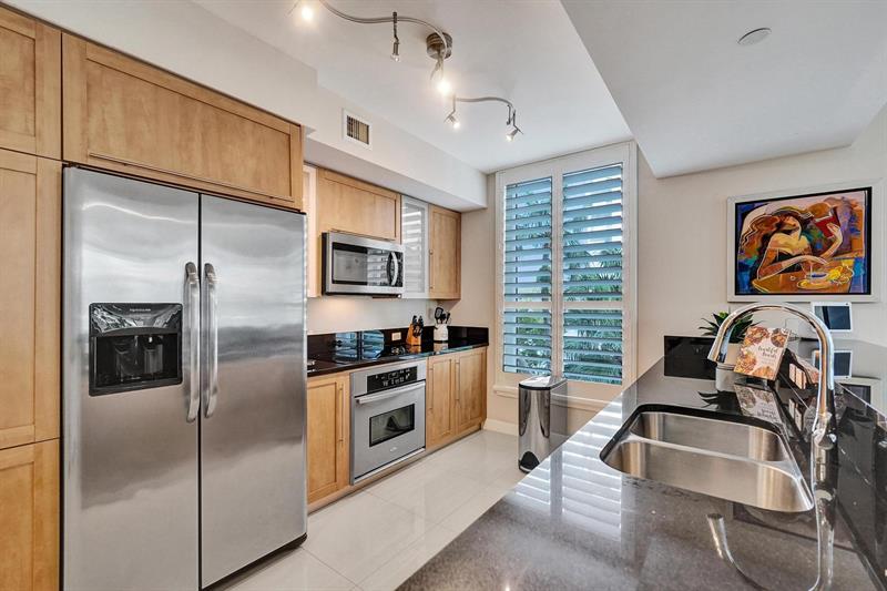 Image 3 of 28 For 2831 Ocean Blvd  303n