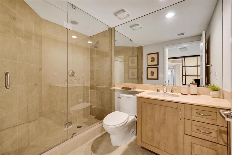 Image 8 of 28 For 2831 Ocean Blvd  303n