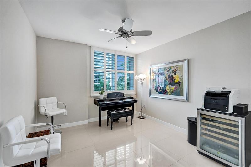 Image 9 of 28 For 2831 Ocean Blvd  303n