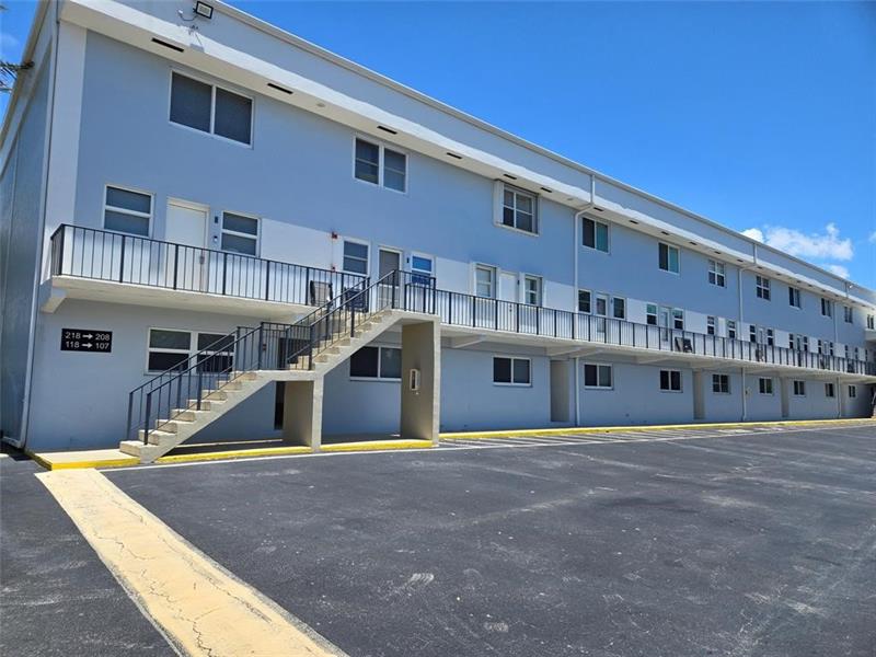 Image 19 of 41 For 505 20th Ave  118