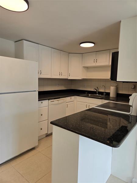 Image 27 of 41 For 505 20th Ave  118