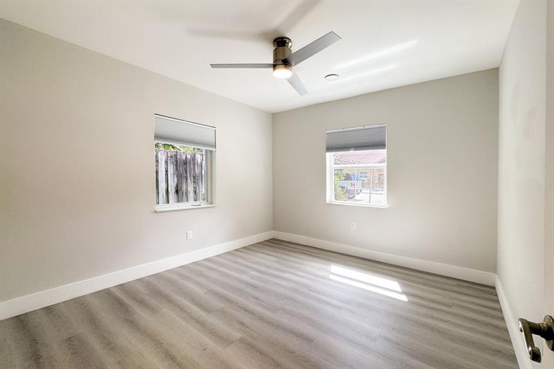 Image 19 of 25 For 1641 5th Ct  
