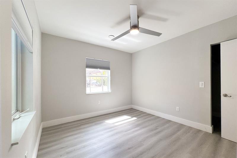 Image 21 of 25 For 1641 5th Ct  