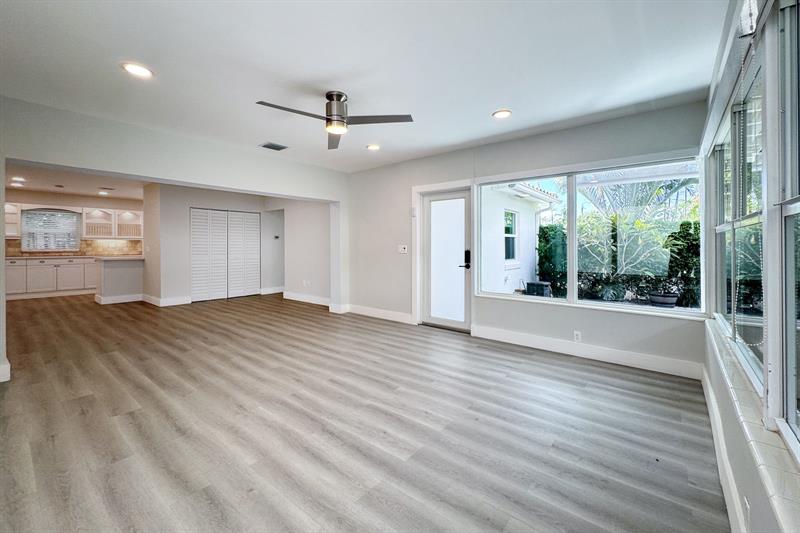 Image 6 of 25 For 1641 5th Ct  