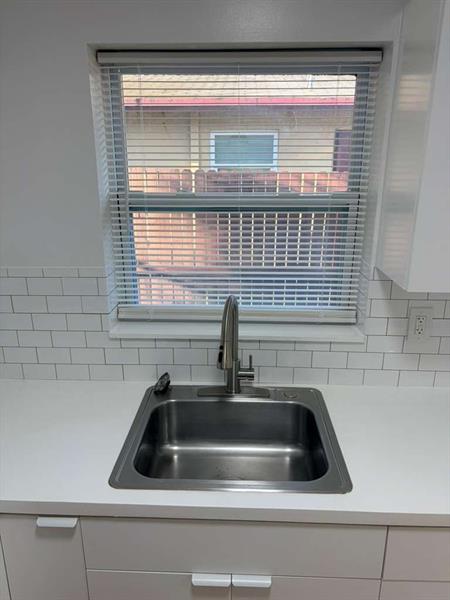 Image 11 of 23 For 334 Avondale Dr  3