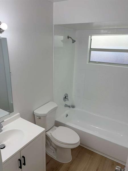 Image 13 of 23 For 334 Avondale Dr  3