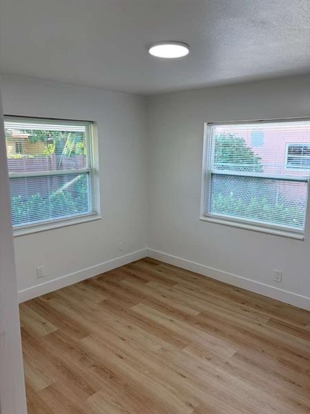 Image 15 of 23 For 334 Avondale Dr  3