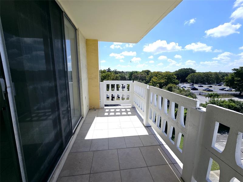 Image 10 of 19 For 15600 7th Ave  518