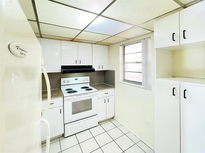 Image 3 of 19 For 15600 7th Ave  518