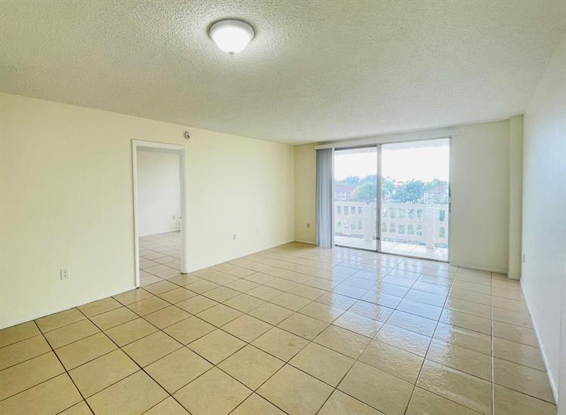 Image 5 of 19 For 15600 7th Ave  518