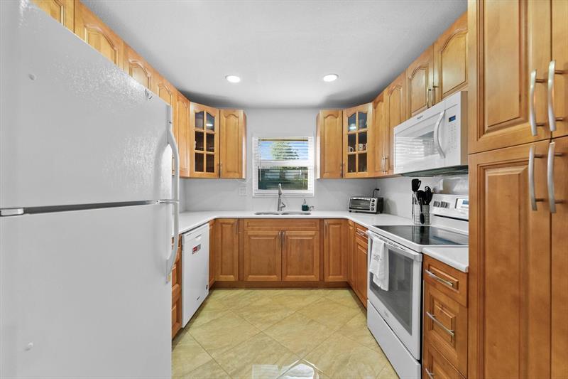 Image 12 of 34 For 547 Pine Island Rd  25
