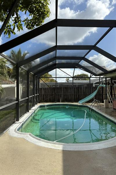 Image 19 of 25 For 10331 24th Ct