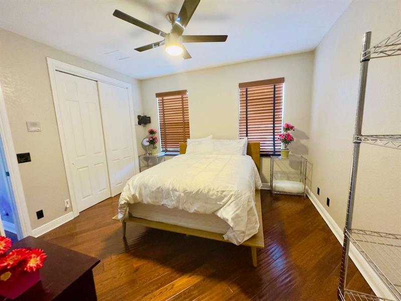 Image 35 of 41 For 8816 Club Estates Way