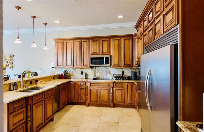 Image 9 of 41 For 8816 Club Estates Way