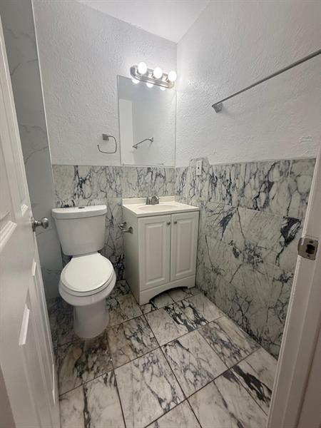 Image 11 of 25 For 630 81st Ter