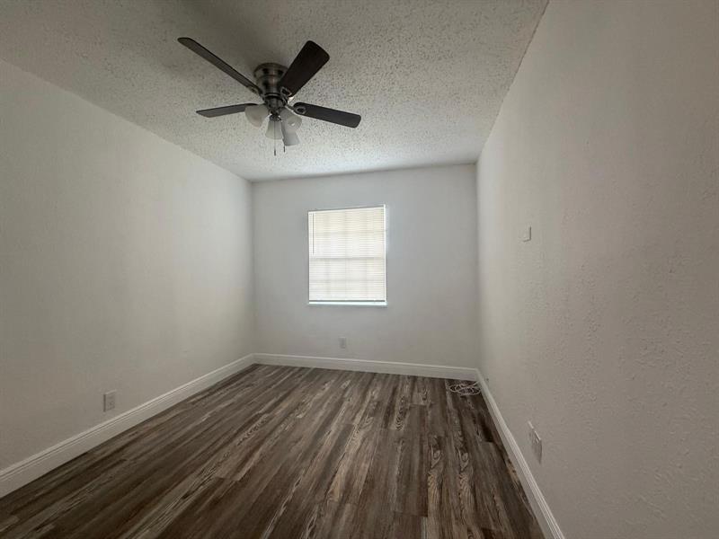 Image 14 of 25 For 630 81st Ter