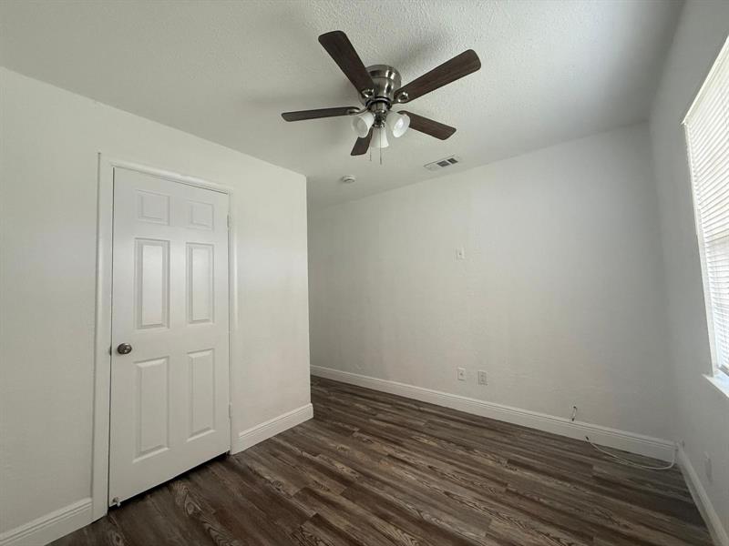 Image 15 of 25 For 630 81st Ter