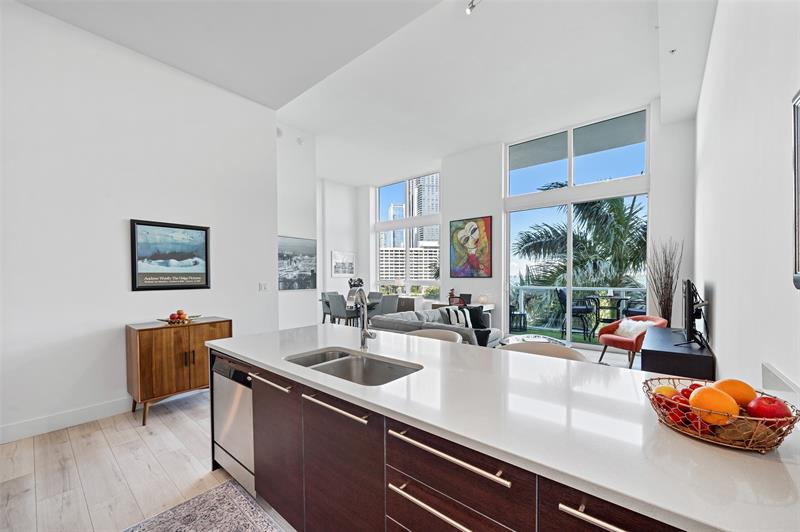 Image 10 of 36 For 1900 Bayshore Dr  706