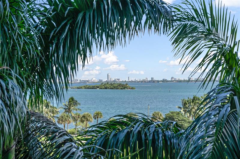 Image 16 of 36 For 1900 Bayshore Dr  706