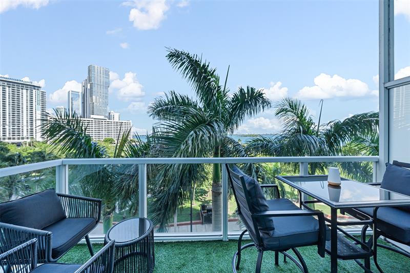 Image 17 of 36 For 1900 Bayshore Dr  706