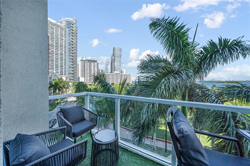 Image 19 of 36 For 1900 Bayshore Dr  706