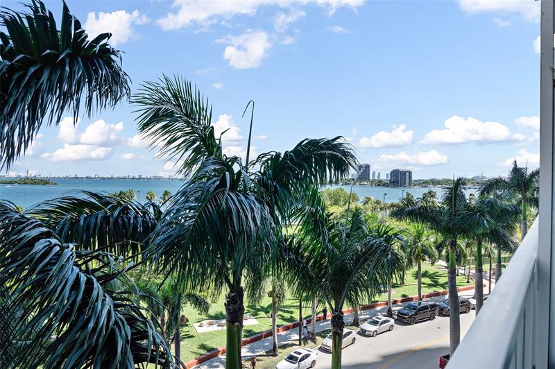 Image 20 of 36 For 1900 Bayshore Dr  706