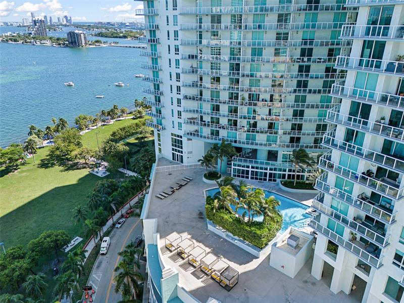 Image 24 of 36 For 1900 Bayshore Dr  706