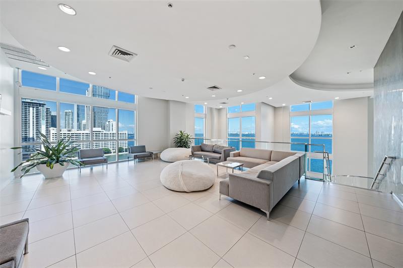 Image 31 of 36 For 1900 Bayshore Dr  706