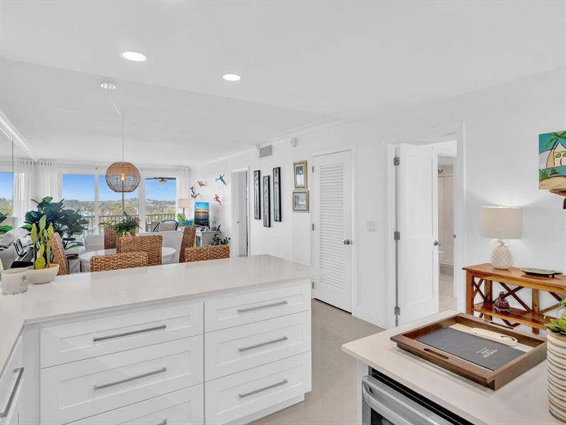 Image 11 of 81 For 3100 Ocean Boulevard  712
