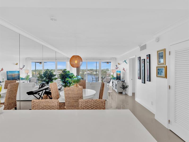 Image 13 of 81 For 3100 Ocean Boulevard  712