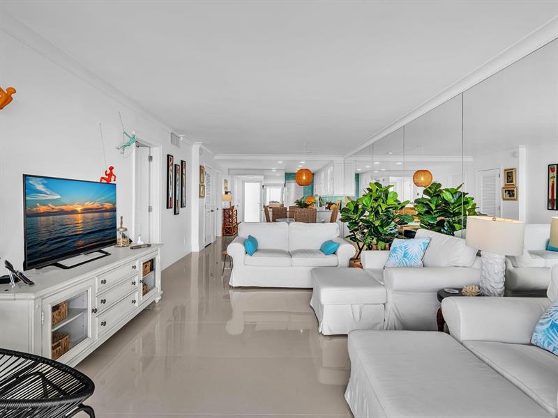 Image 27 of 81 For 3100 Ocean Boulevard  712