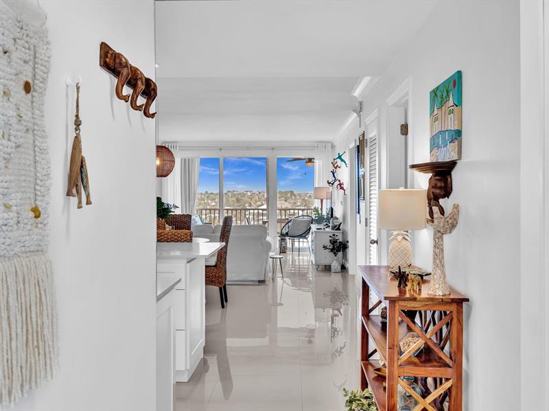 Image 4 of 81 For 3100 Ocean Boulevard  712