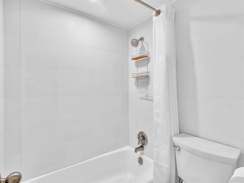 Image 42 of 81 For 3100 Ocean Boulevard  712