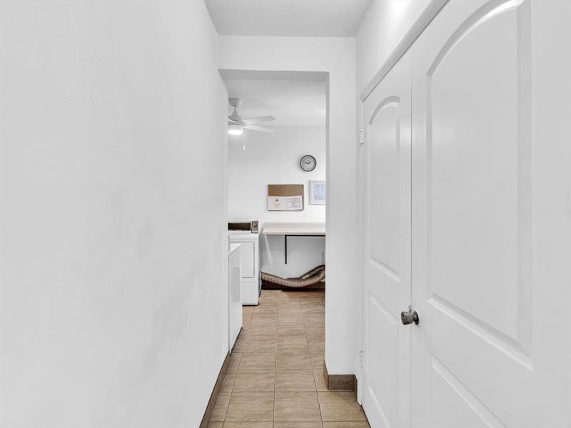 Image 49 of 81 For 3100 Ocean Boulevard  712