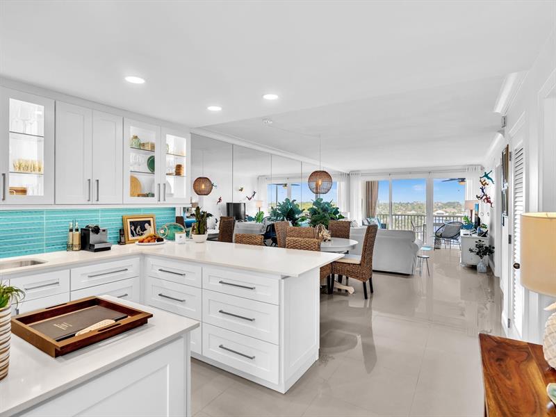 Image 5 of 81 For 3100 Ocean Boulevard  712