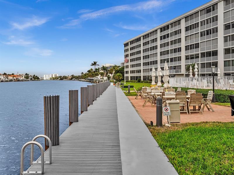 Image 66 of 81 For 3100 Ocean Boulevard  712