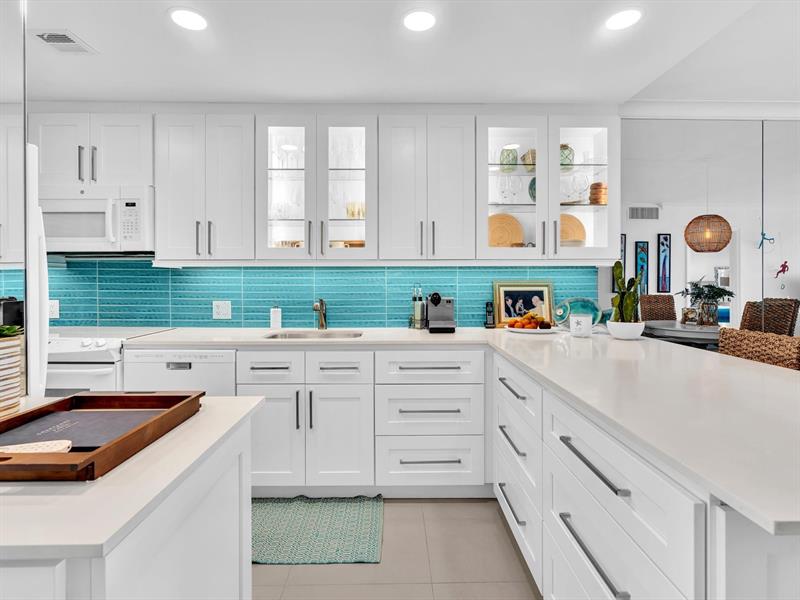 Image 7 of 81 For 3100 Ocean Boulevard  712
