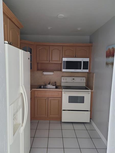 Image 3 of 8 For 1275 35th St  61b