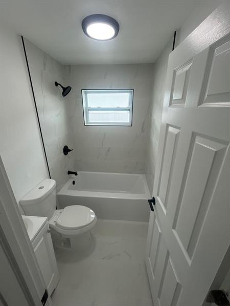 Image 12 of 16 For 1457 31st St  01