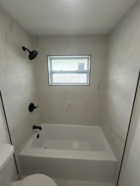 Image 13 of 16 For 1457 31st St  01