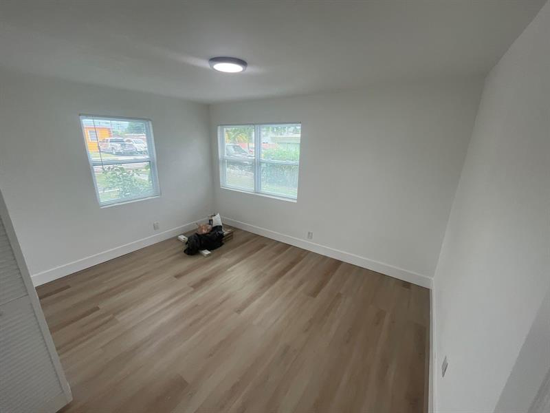 Image 16 of 16 For 1457 31st St  01