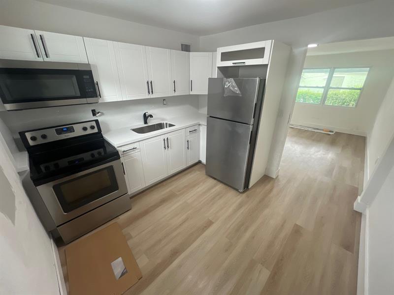 Image 6 of 16 For 1457 31st St  01