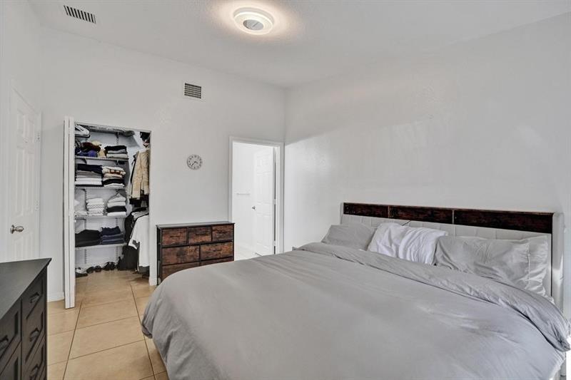 Image 14 of 31 For 3866 48th Ave