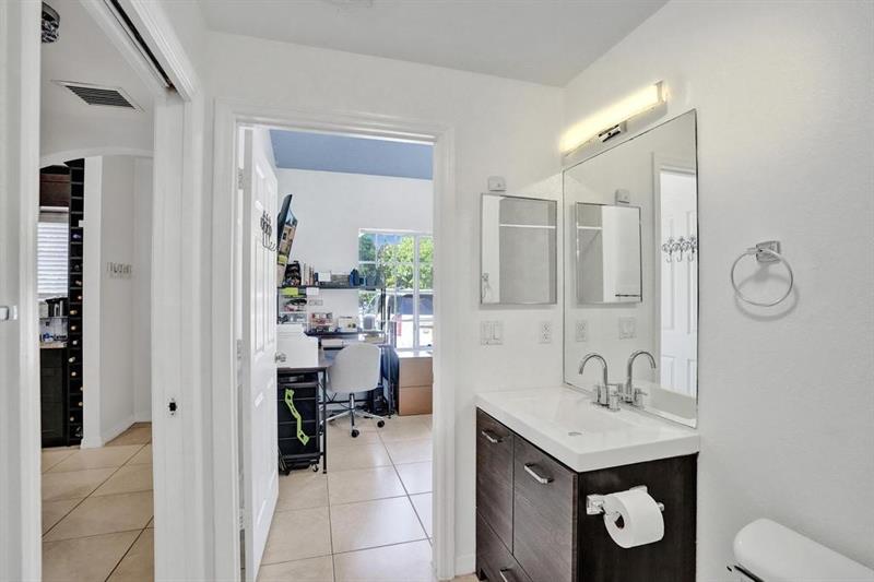 Image 18 of 31 For 3866 48th Ave