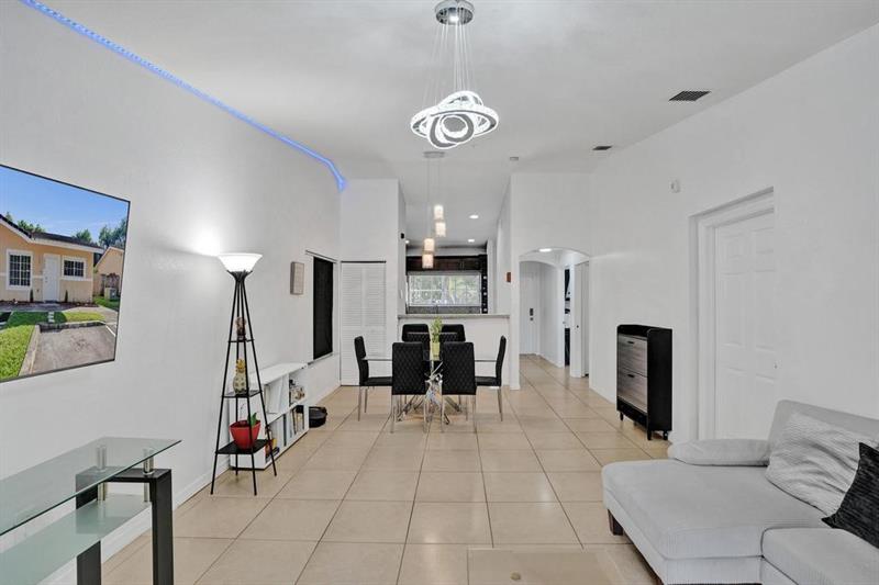 Image 9 of 31 For 3866 48th Ave