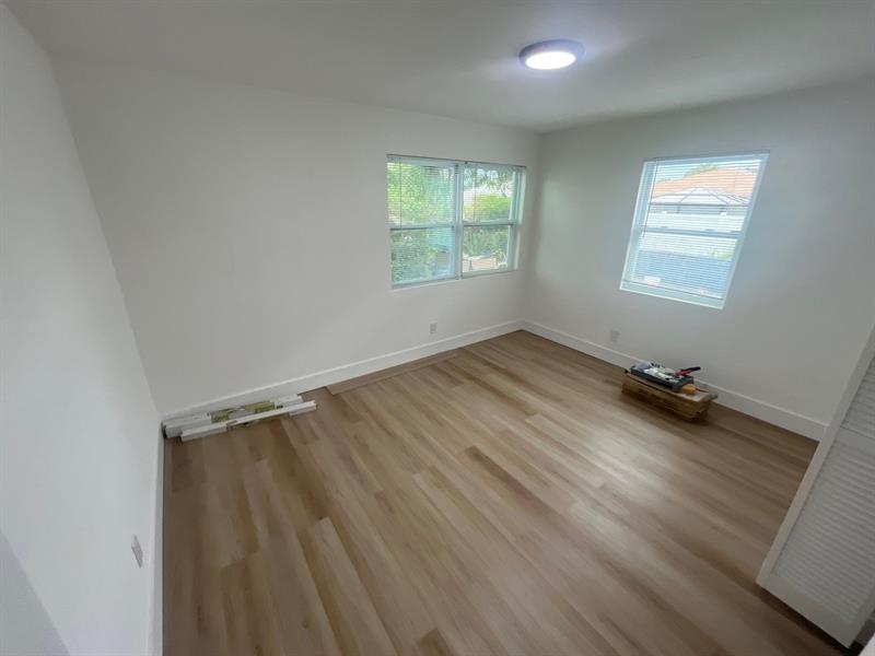 Image 16 of 16 For 1457 31st St  02