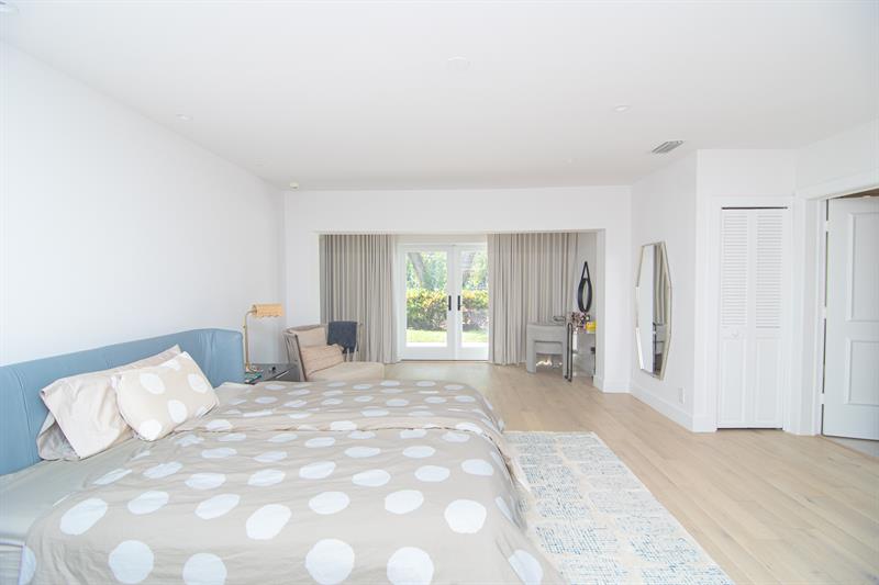 Image 11 of 62 For 8208 Twin Lake Drive