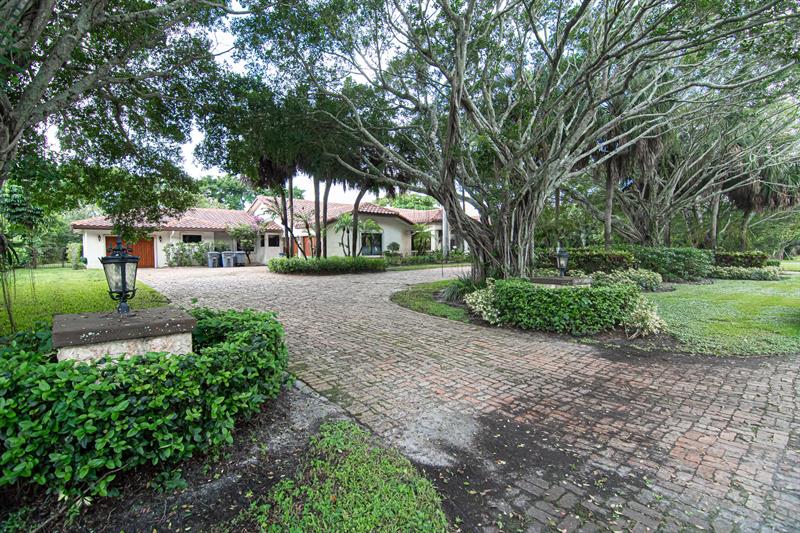 Image 57 of 62 For 8208 Twin Lake Drive