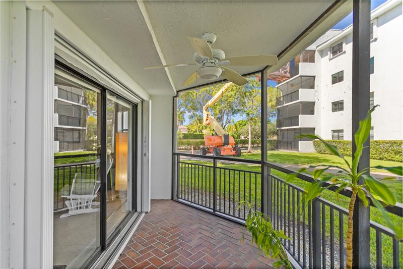 Image 10 of 62 For 16051 Blatt Blvd  101